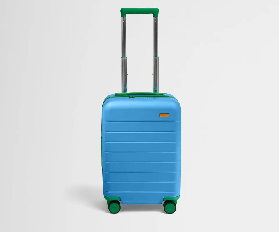 away-kids-carry-on-in-splash-blue image 1