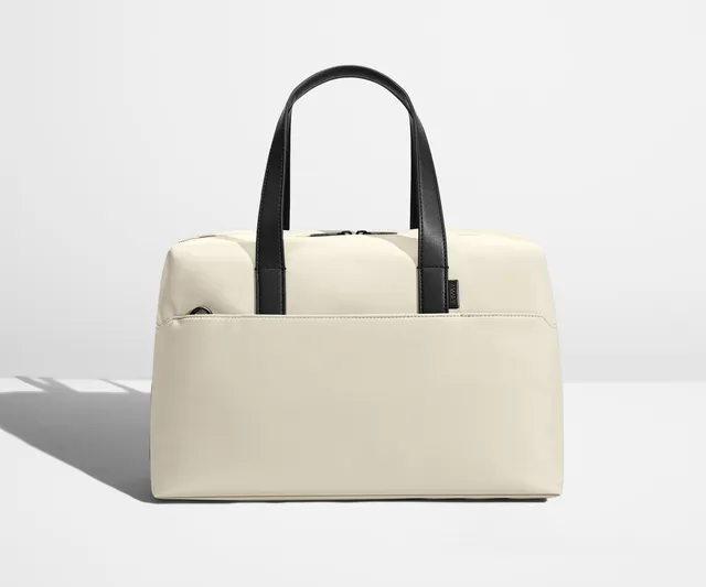 away-the-everywhere-bag-in-salt-white image 1
