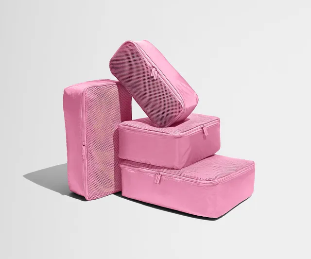 away-insider-packing-cubes-set-of-4-in-hot-pink image 1