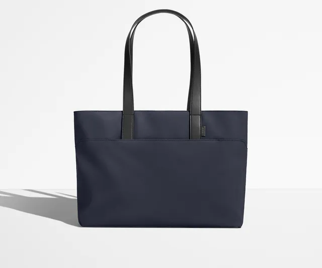 away-the-everywhere-tote-in-navy-blue-16-inch-laptop-travel-tote image 1