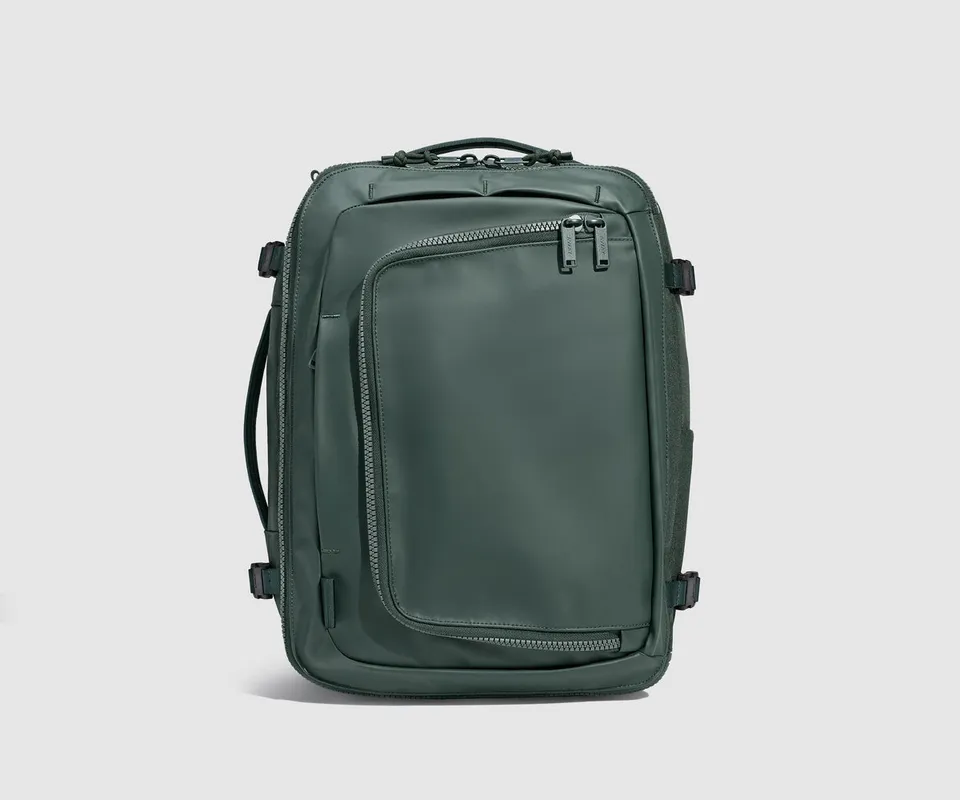 away-active-convertible-backpack-25l-forest-green image 1