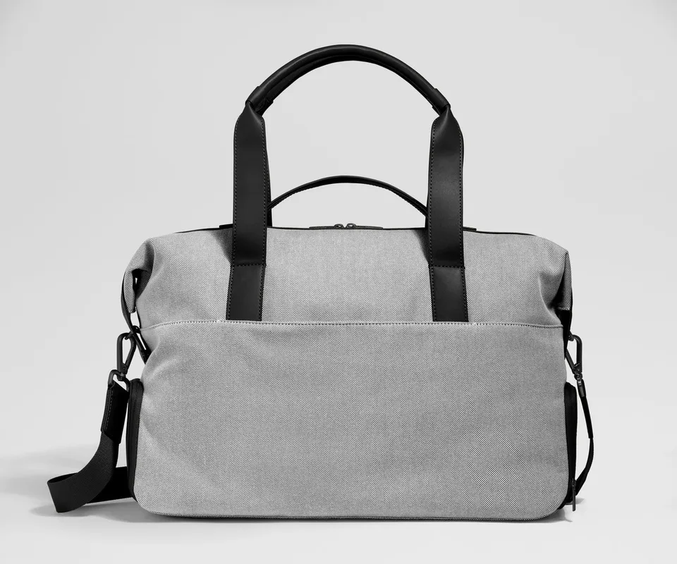 away-canvas-overnight-bag-in-jet-black image 1