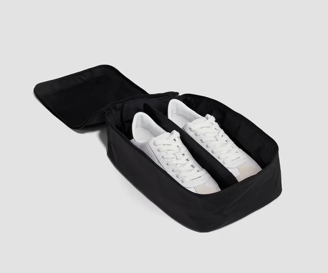 away-shoe-cube-in-large-water-repellent-nylon-travel-organizer image 1