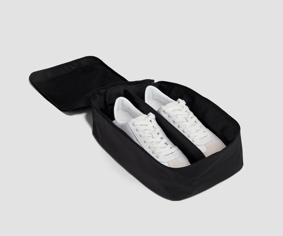 away-shoe-cube-in-large-water-repellent-nylon-travel-organizer image 1