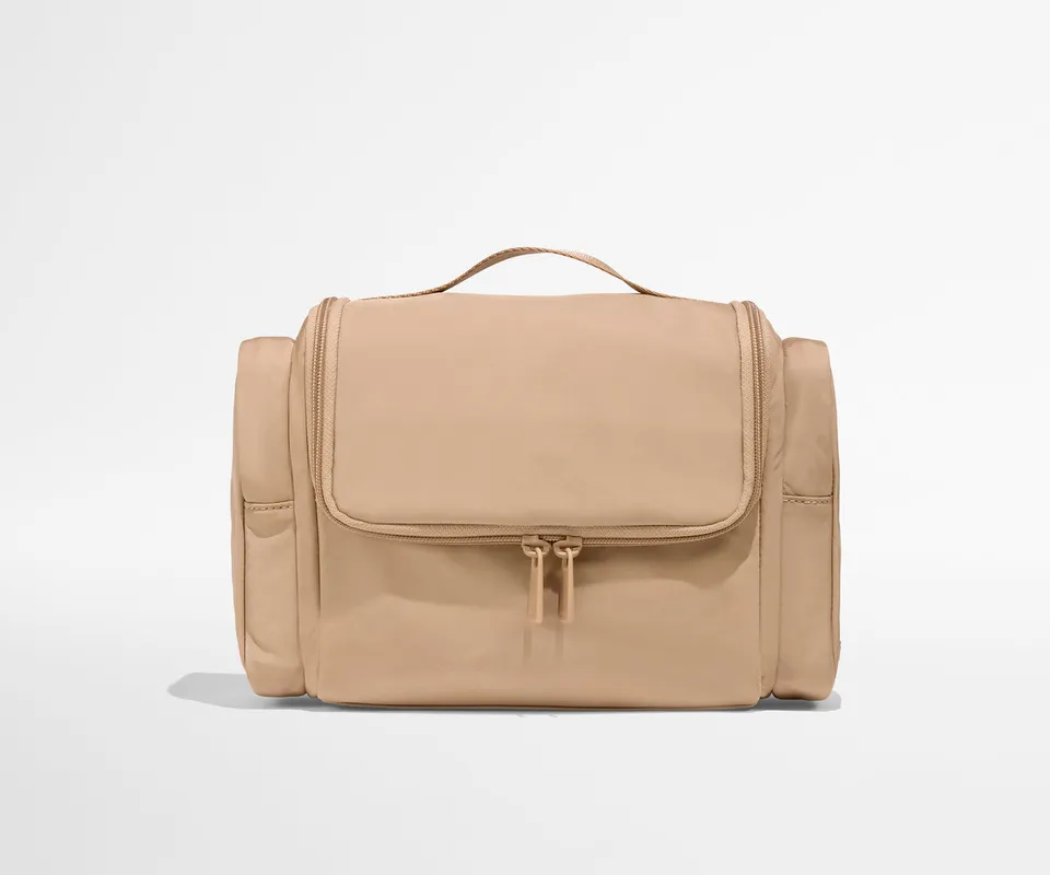 away-featherlight-hanging-travel-vanity-in-camel-brown image 1