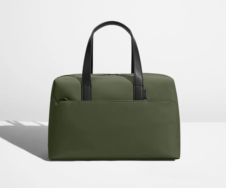 away-the-everywhere-bag-in-olive-green image 1