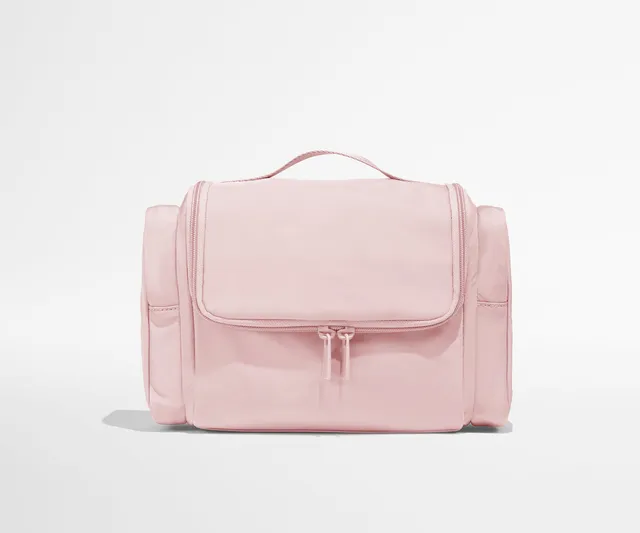 away-featherlight-hanging-travel-vanity-in-blush-pink image 1