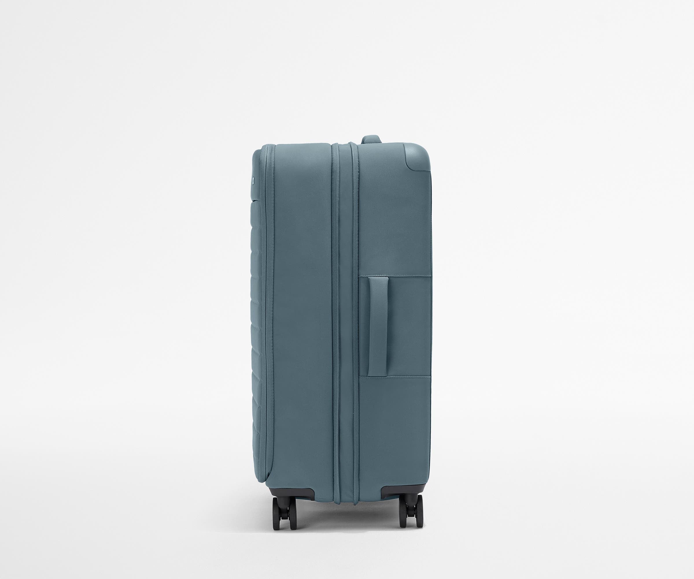 away-softside-large-suitcase-in-coast-blue image 4