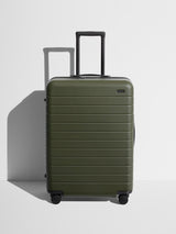 away-the-everywhere-bag-in-olive-green image 8