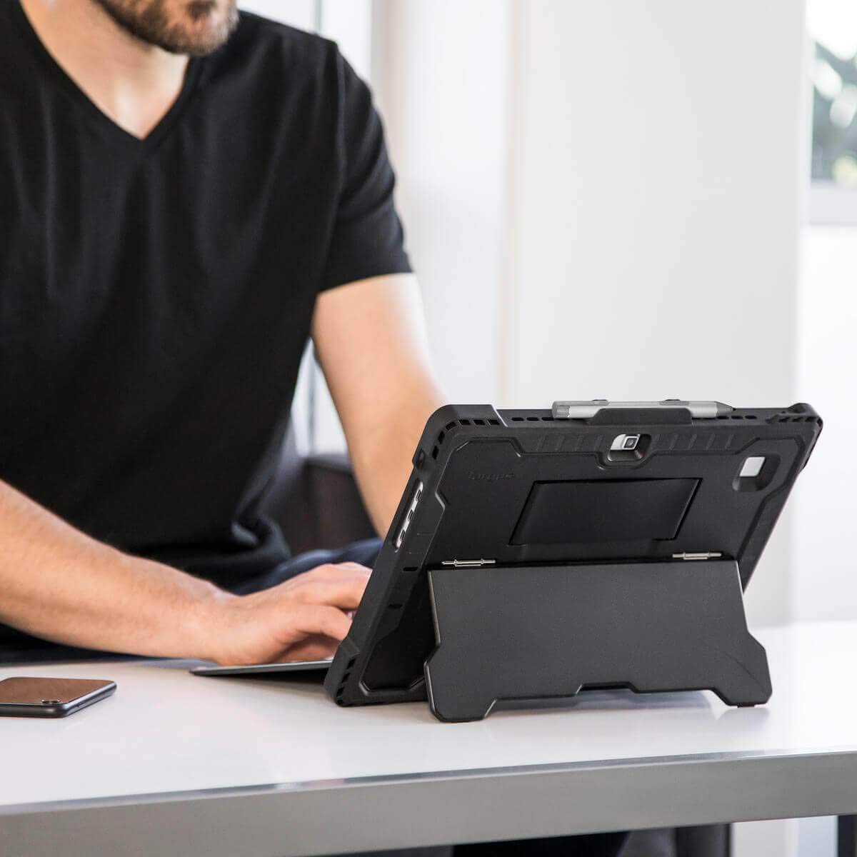 targus-commercial-grade-tablet-case-for-hp-elite-x2-g4-g8-black-thz811glz image 8