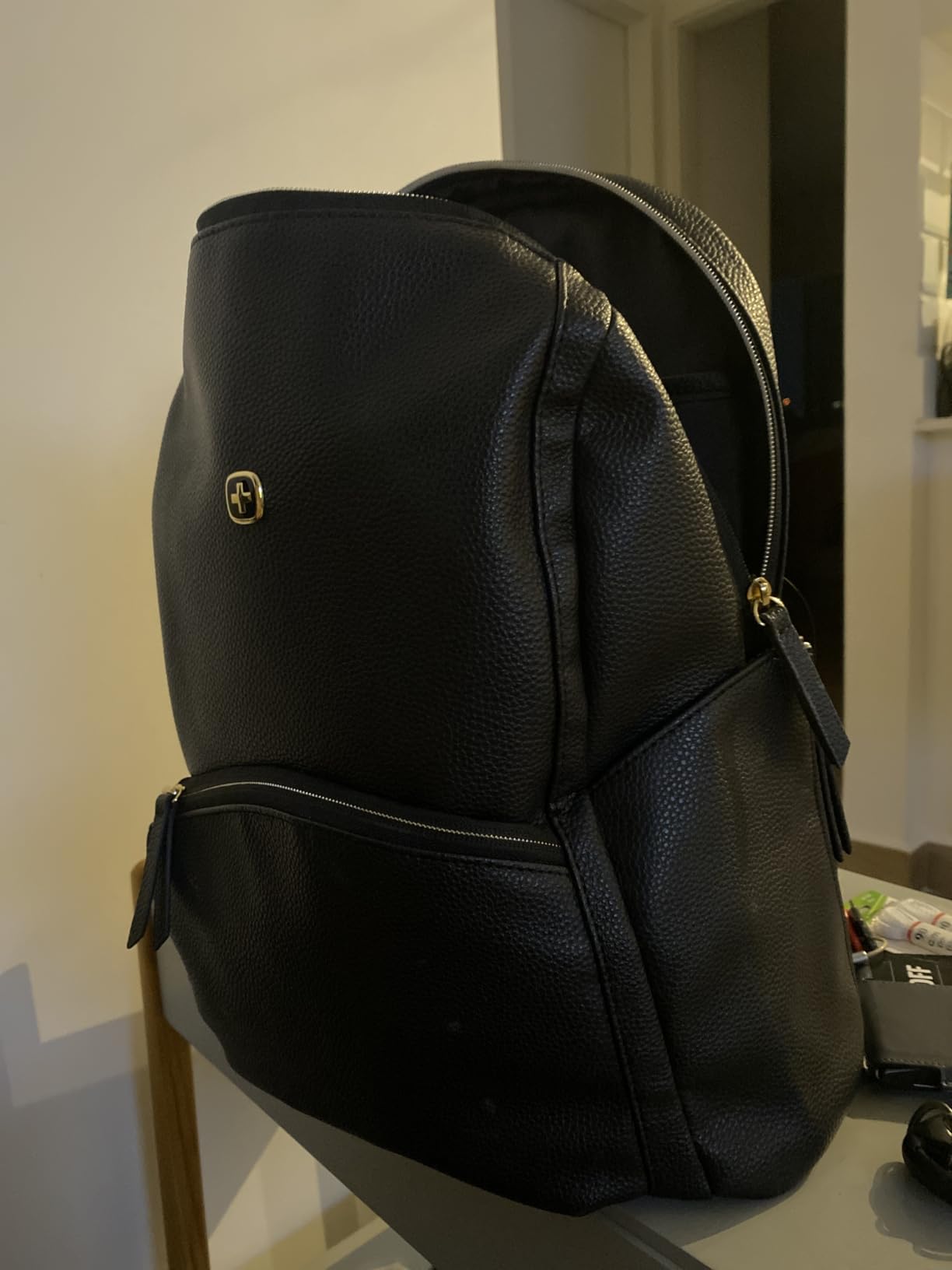 Nice but zipper issue