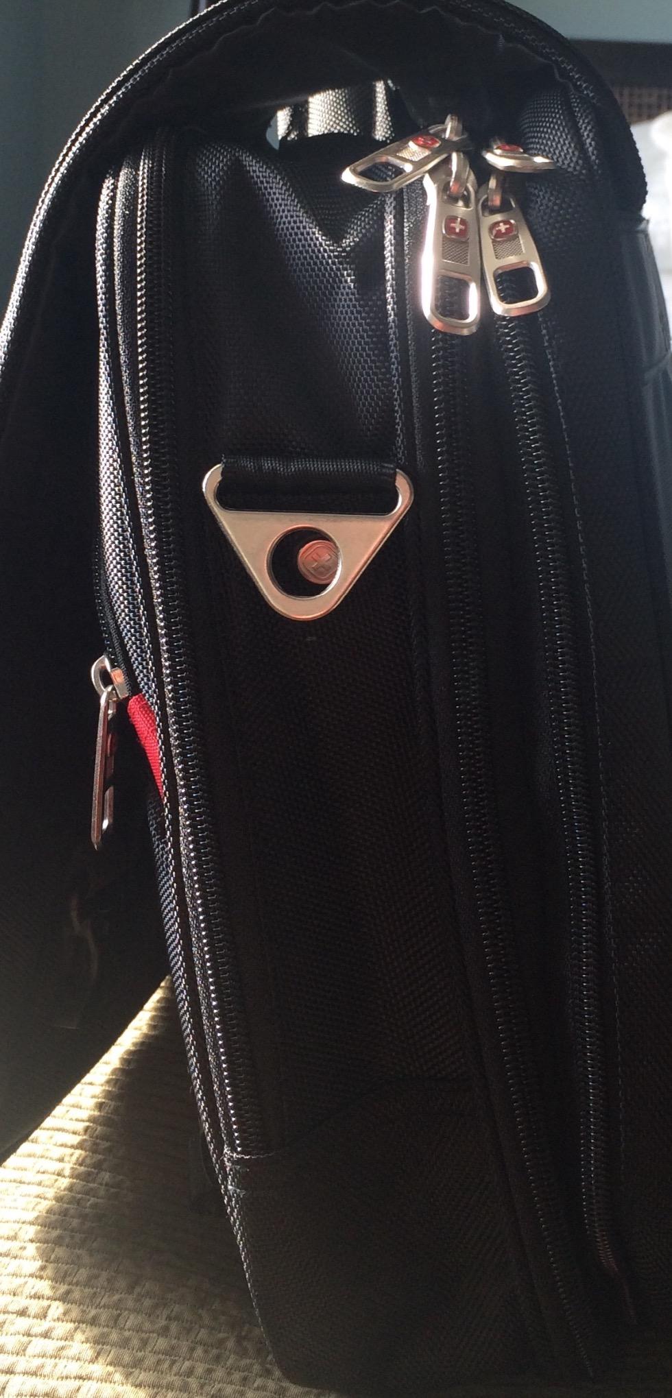 Nice laptop bag with TSA convenience