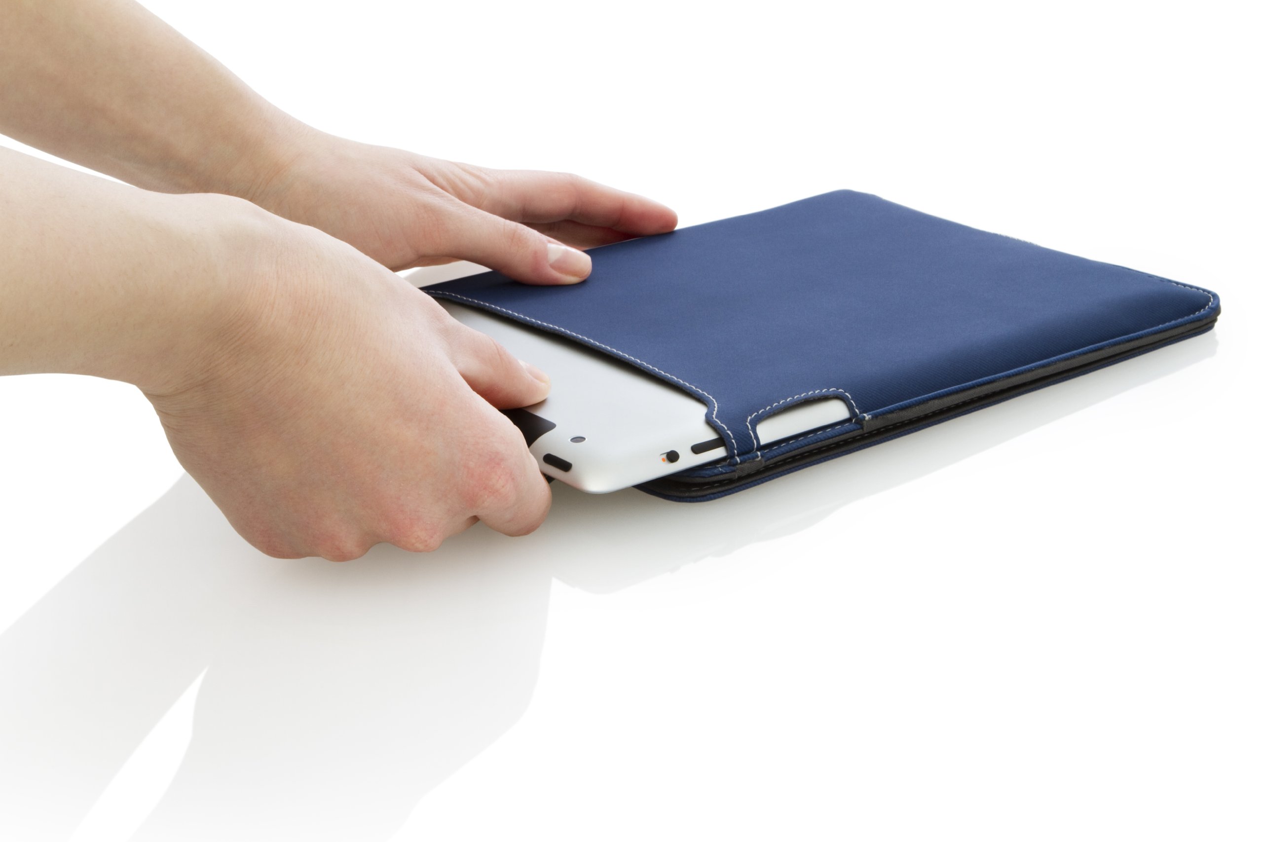 targus-simply-basic-cover-for-ipad-3-4-2-blue-thz15804us image 6
