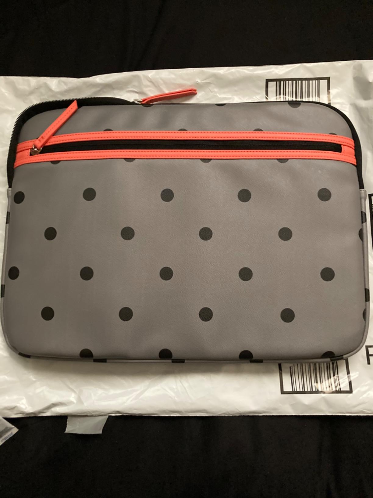 Beautiful design, fits well