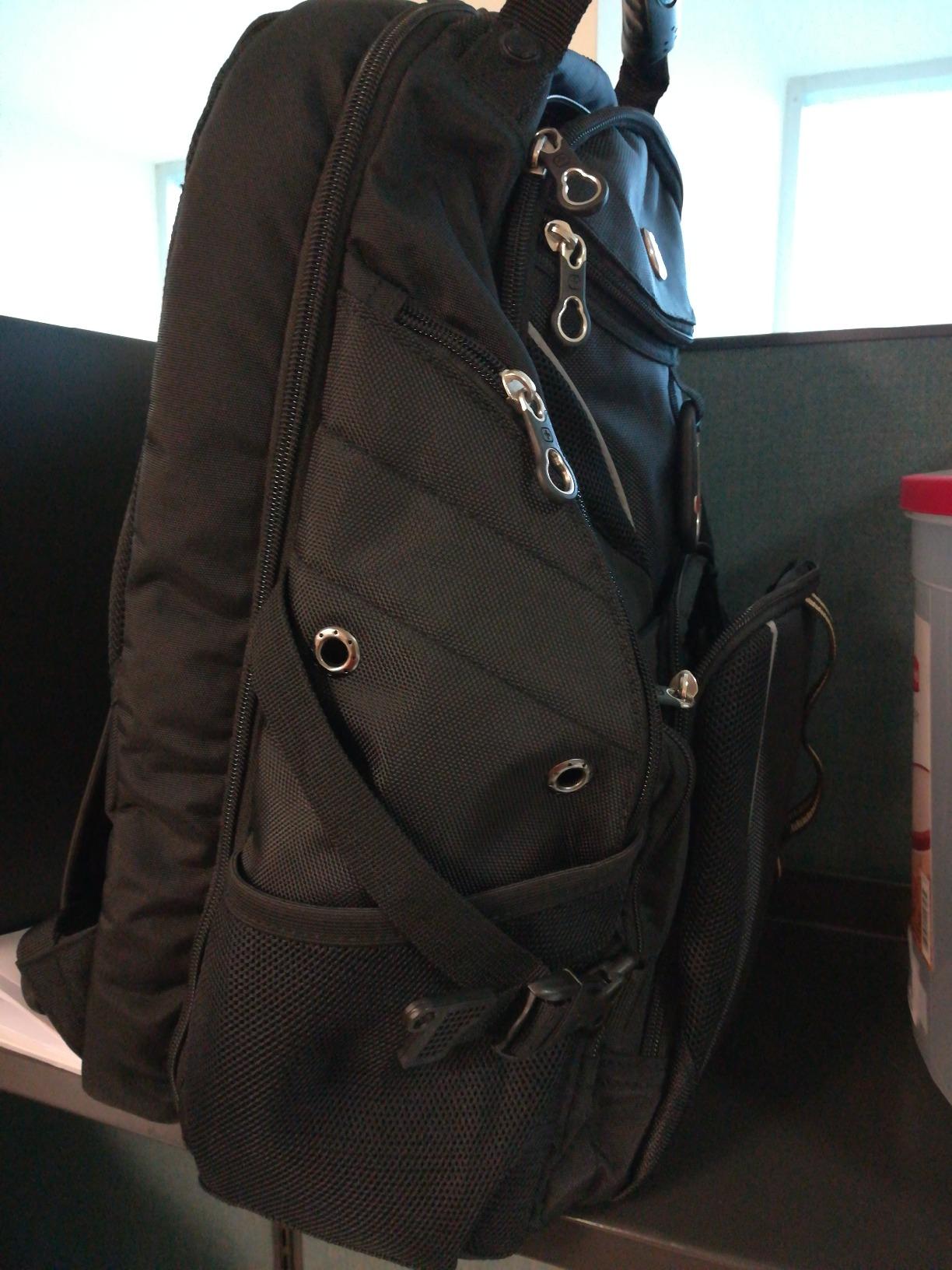 Solid daily backpack