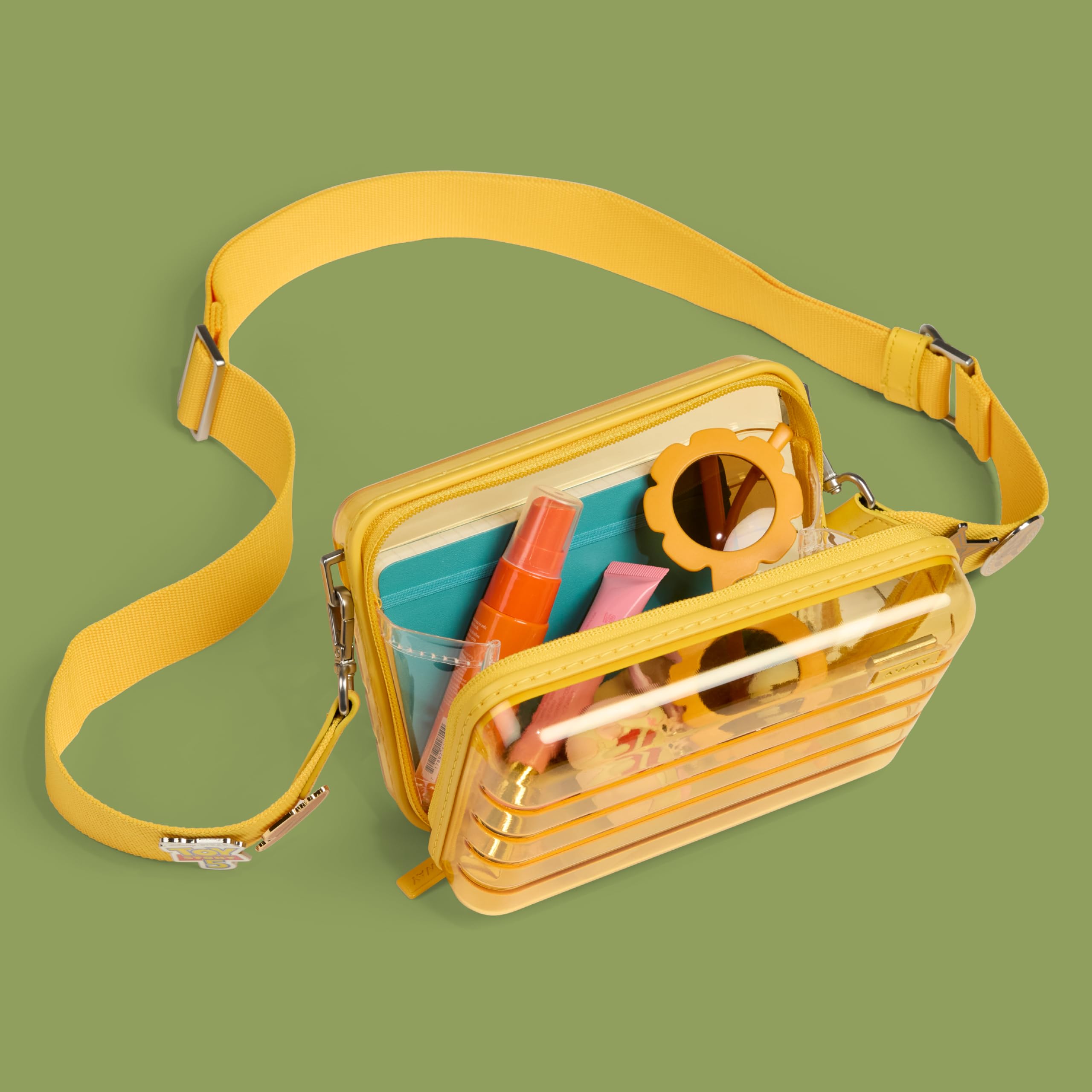 away-toy-story-5-stadium-approved-transparent-bag-and-enamel-pin-set-for-concert image 4