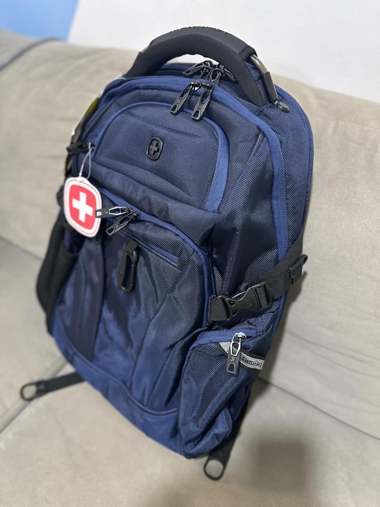 Great backpack, but zippers