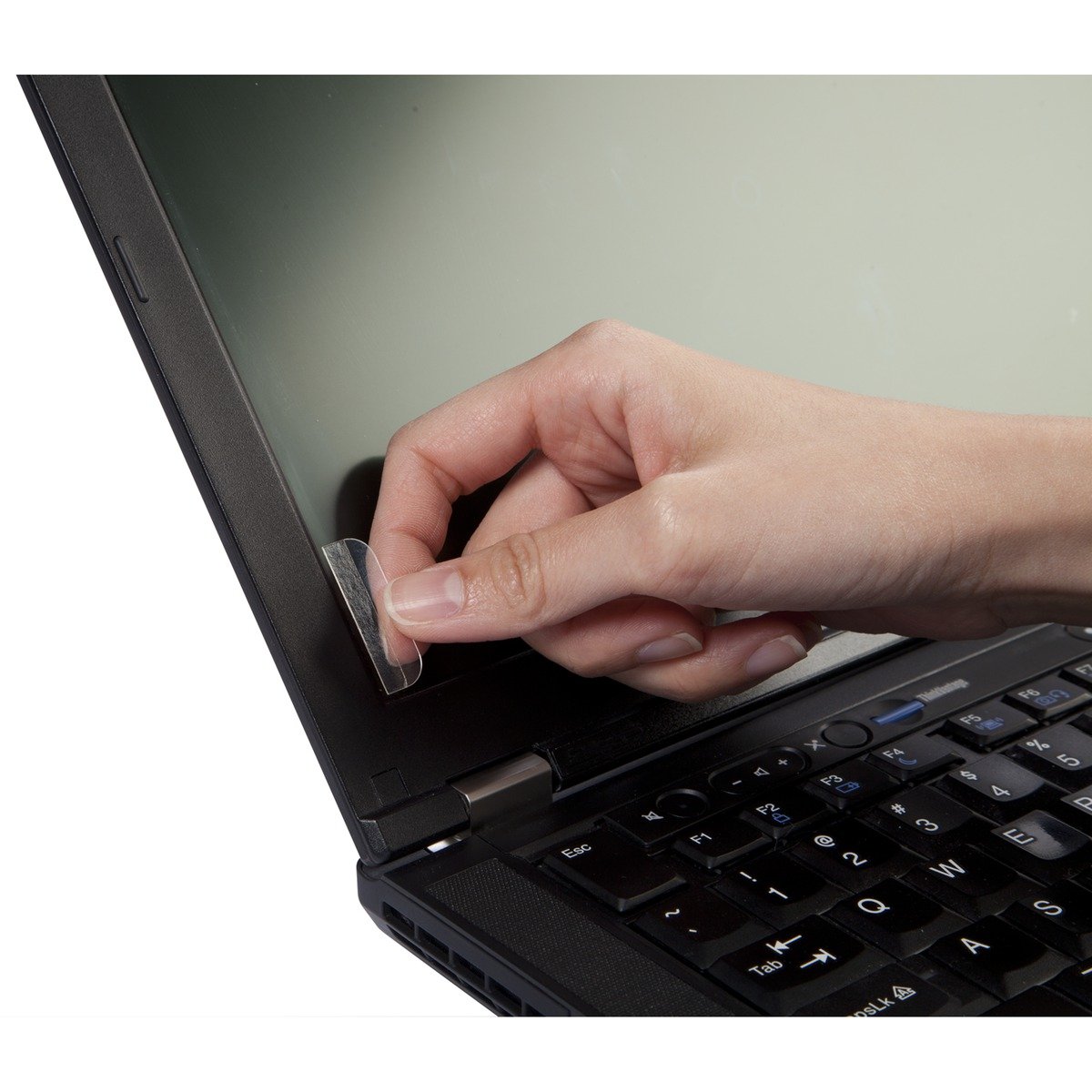 targus-4vu-privacy-screen-for-14-1-inch-laptops-anti-glare-privacy-filter image 5