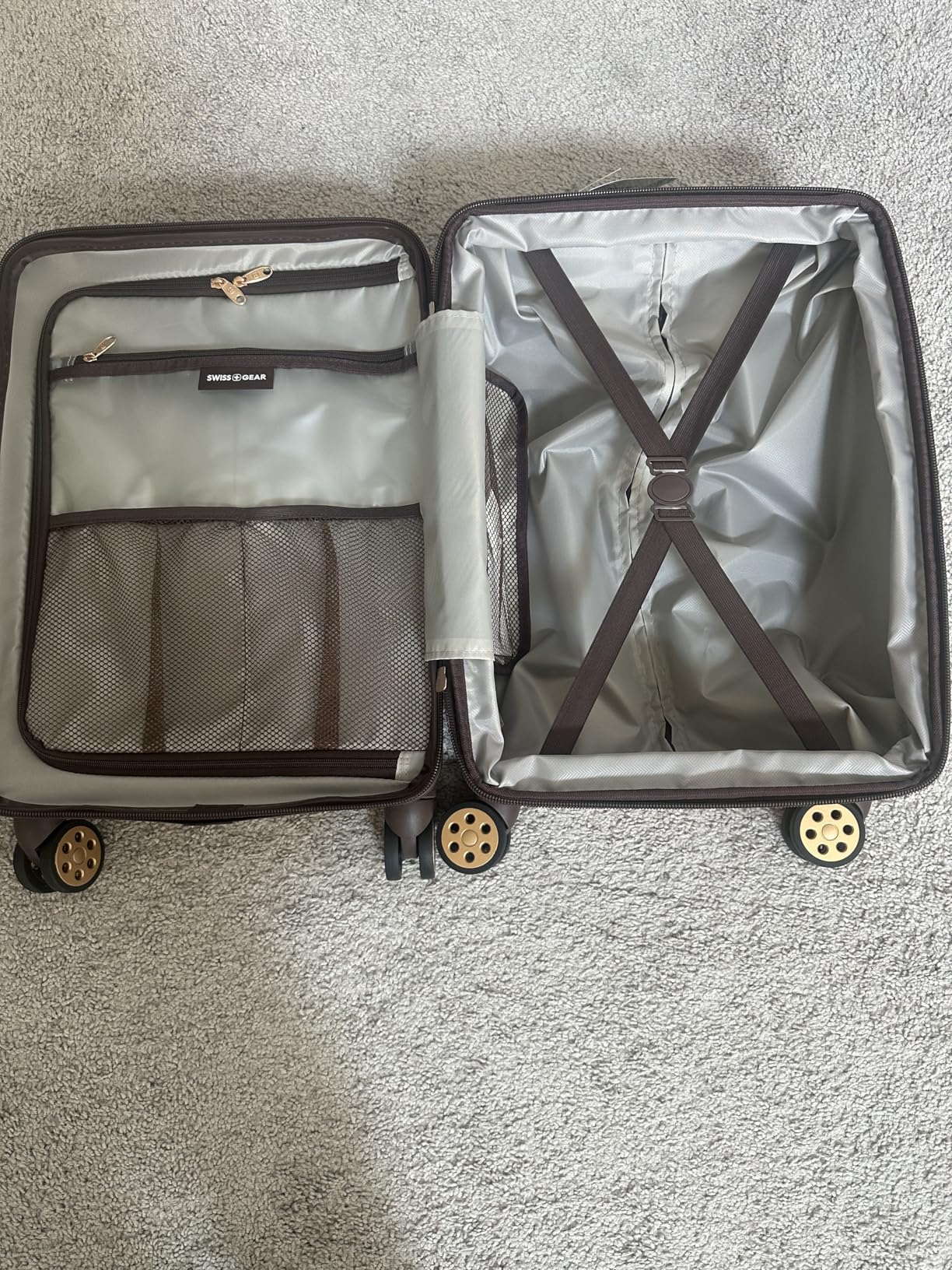 Nice luggage, minor scuffs