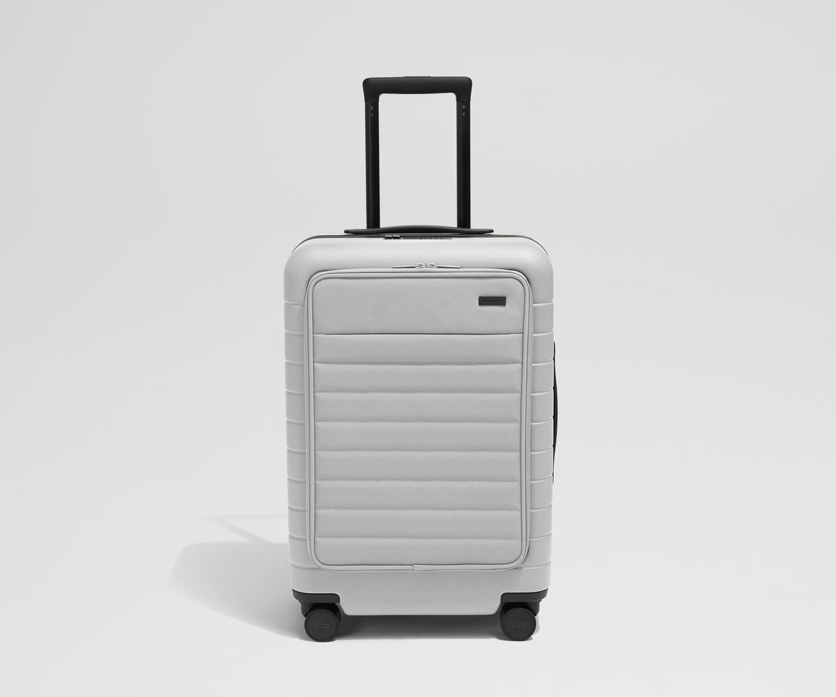away-the-executive-bigger-carry-on-in-cloud-gray image 1