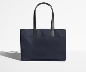 away-the-everywhere-tote-in-navy-blue-16-inch-laptop-travel-tote image 3
