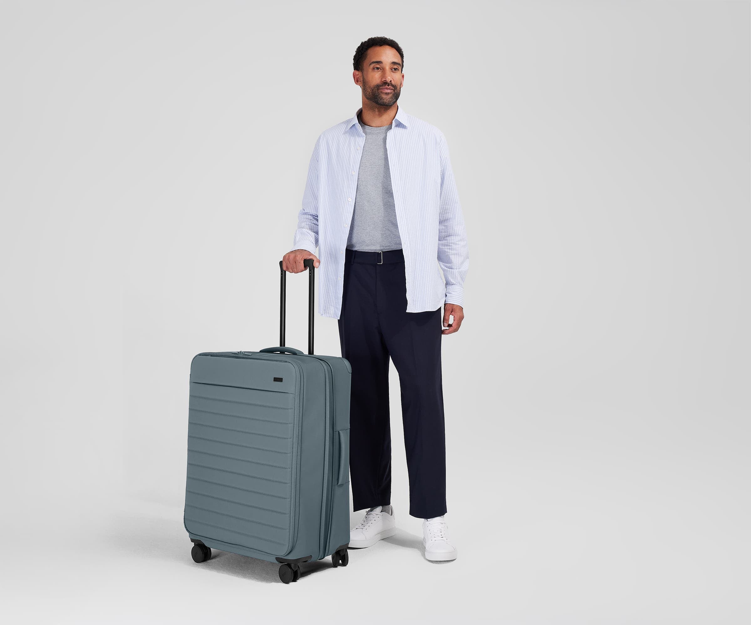 away-softside-large-suitcase-in-coast-blue image 5
