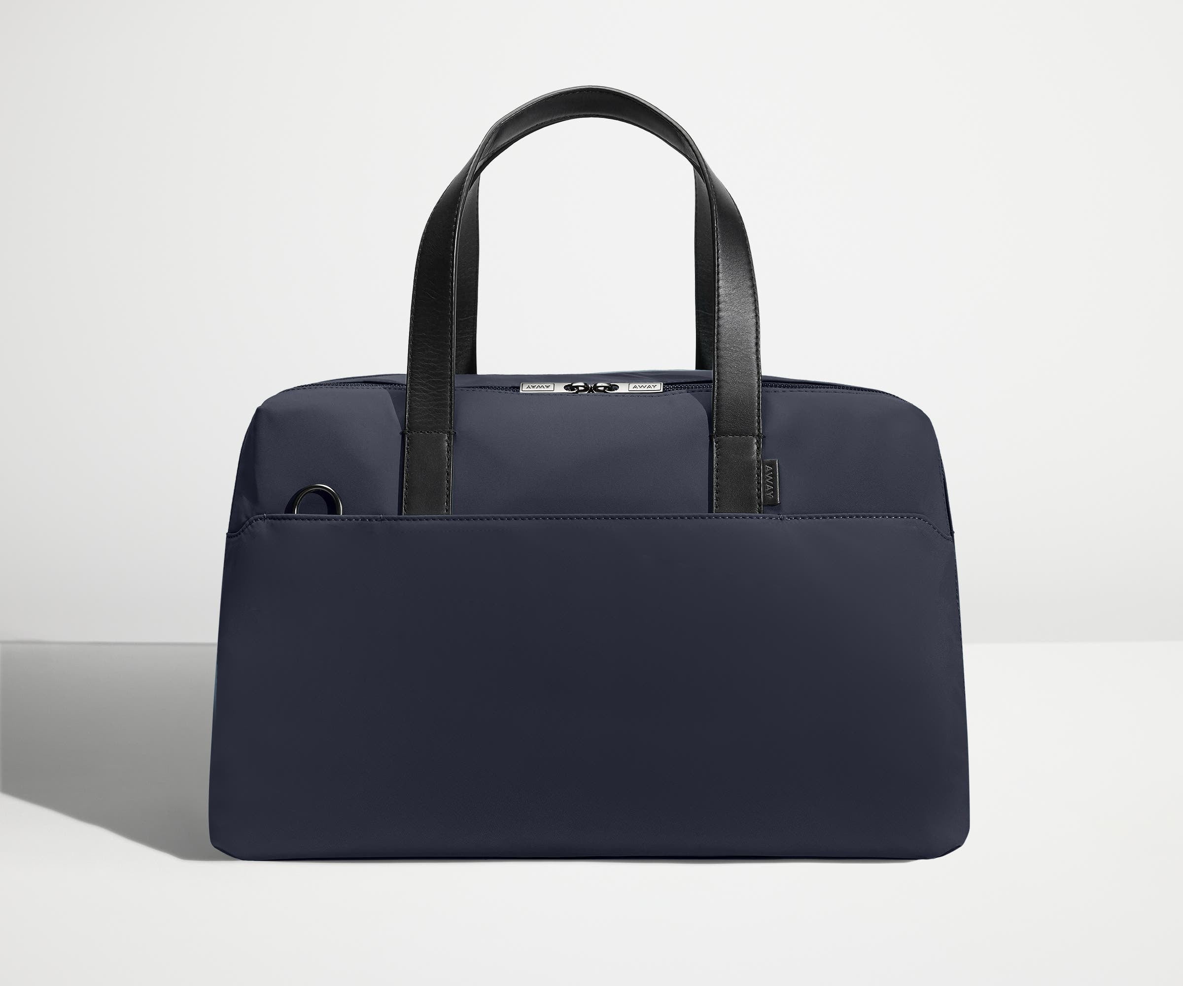 away-the-overnight-bag-in-navy-blue-medium-duffle-with-padded-laptop-sleeve image 2