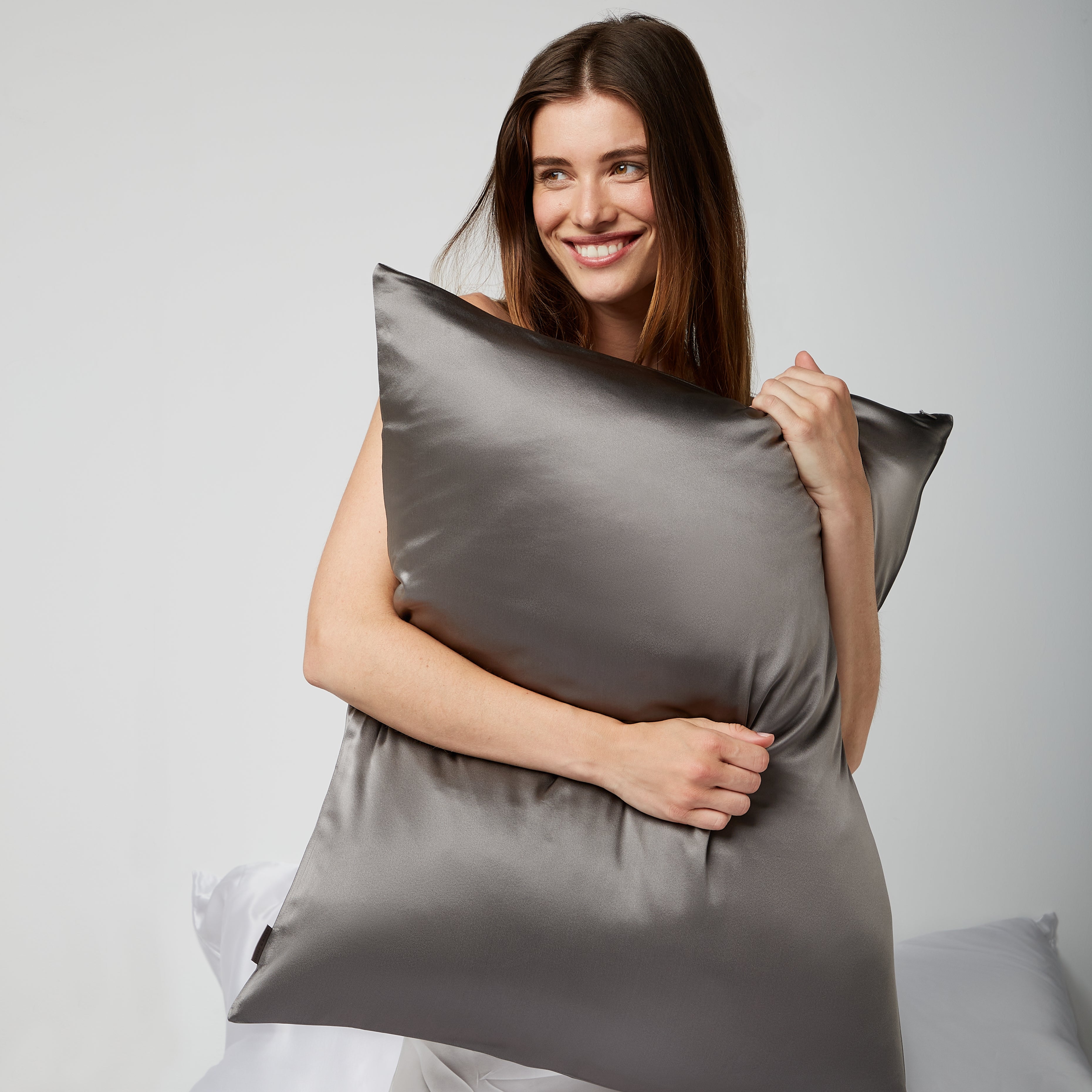 dore-rose-silk-essentials-bundle-2-silk-pillowcases-for-two image 3