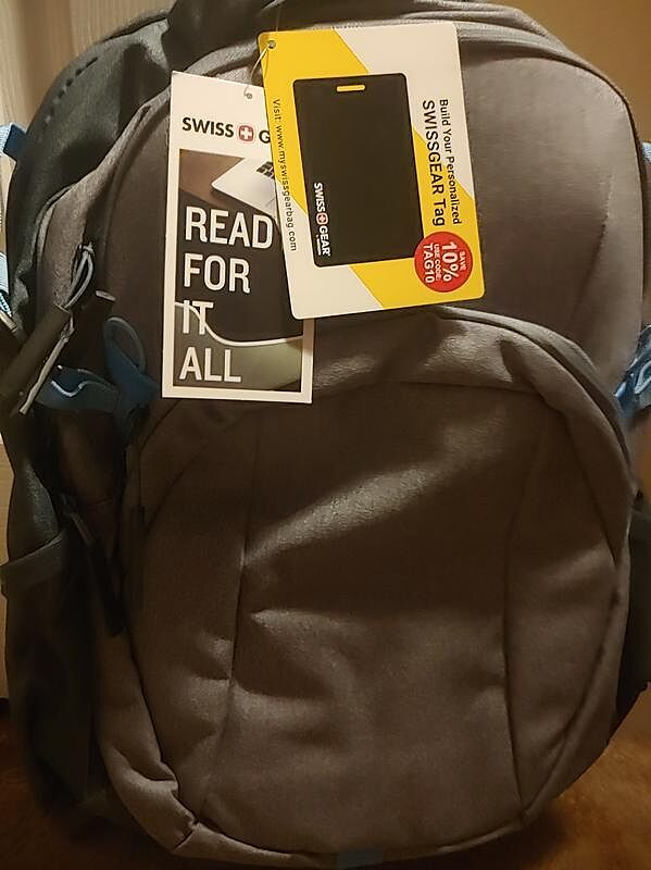 Nice bag, but zippers could be better