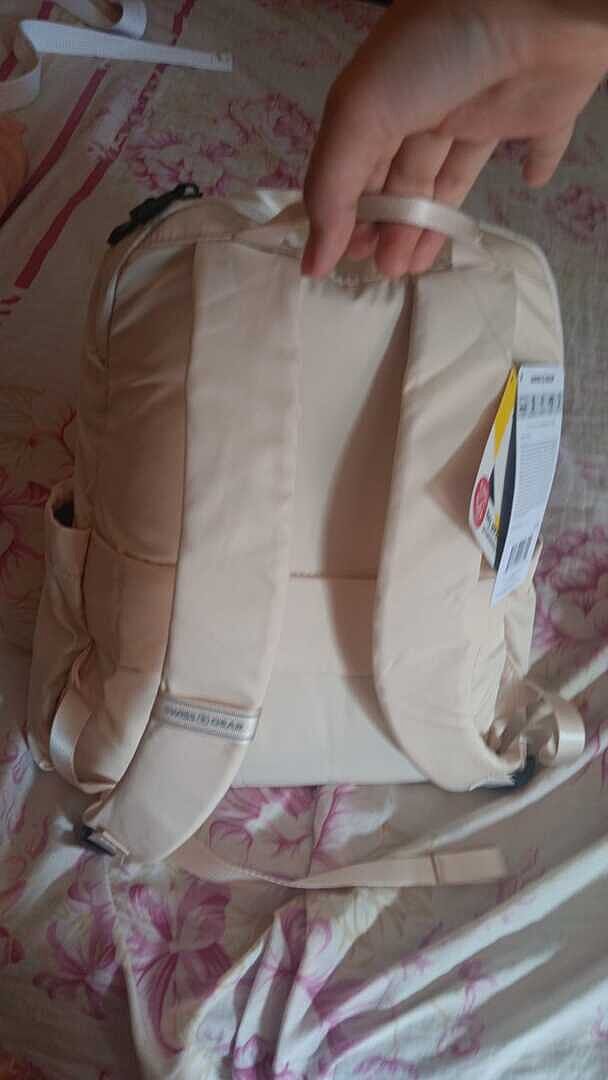 Nice backpack, but tight zippers
