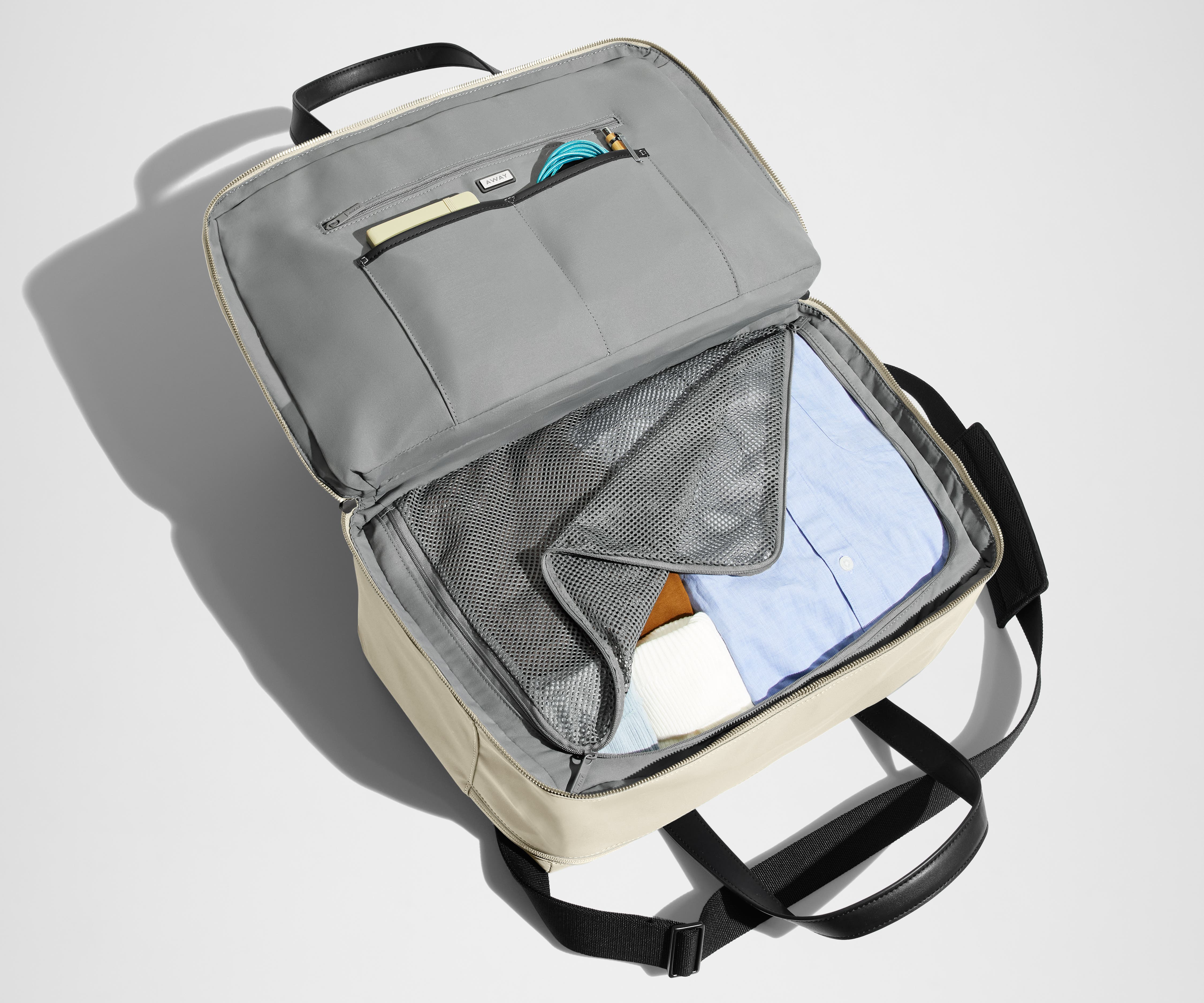 away-the-overnight-bag-in-salt-white-lightweight-duffel-for-quick-getaways image 4