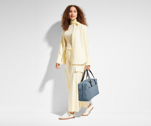 away-the-everywhere-bag-in-olive-green image 2