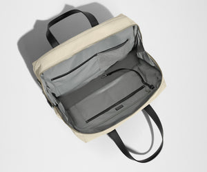 away-the-everywhere-bag-in-salt-white image 7