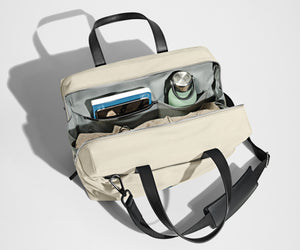 away-the-everywhere-bag-in-salt-white image 4