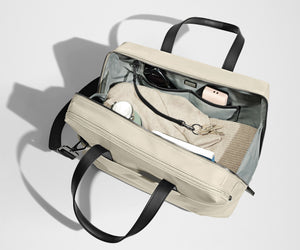 away-the-everywhere-bag-in-salt-white image 5