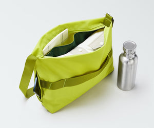 away-active-messenger-16l-in-atomic-celery image 3