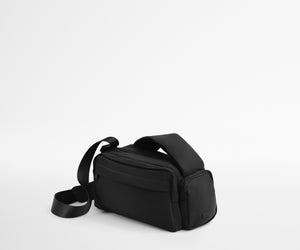 away-featherlight-cargo-pack-in-jet-black image 5