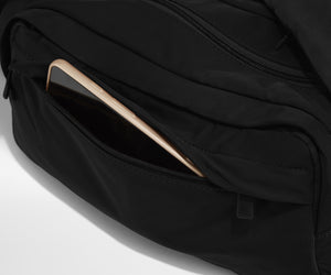 away-featherlight-cargo-pack-in-jet-black image 8