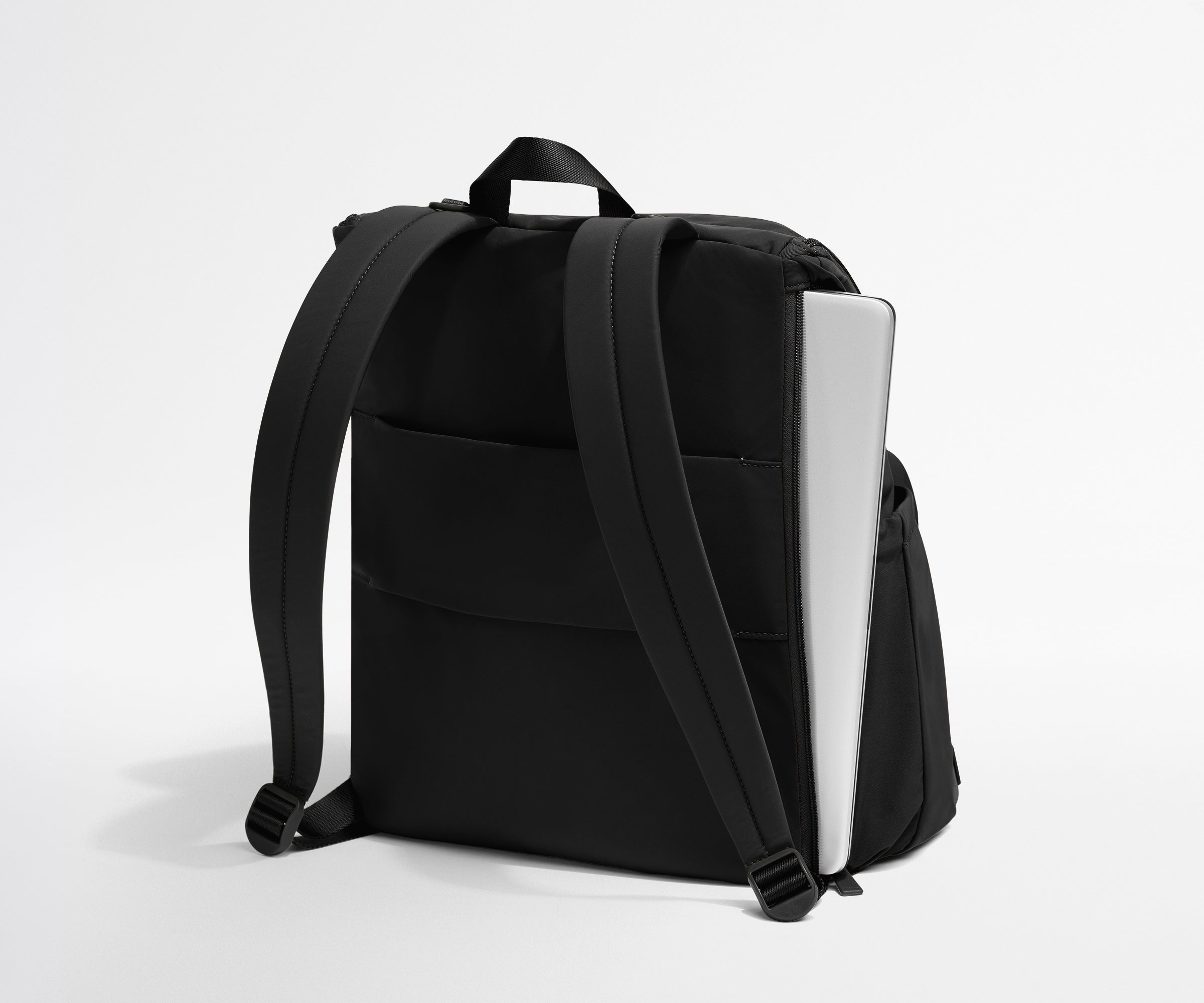 away-featherlight-diaper-backpack-in-jet-black-lightweight-functional-diaper-bag image 7