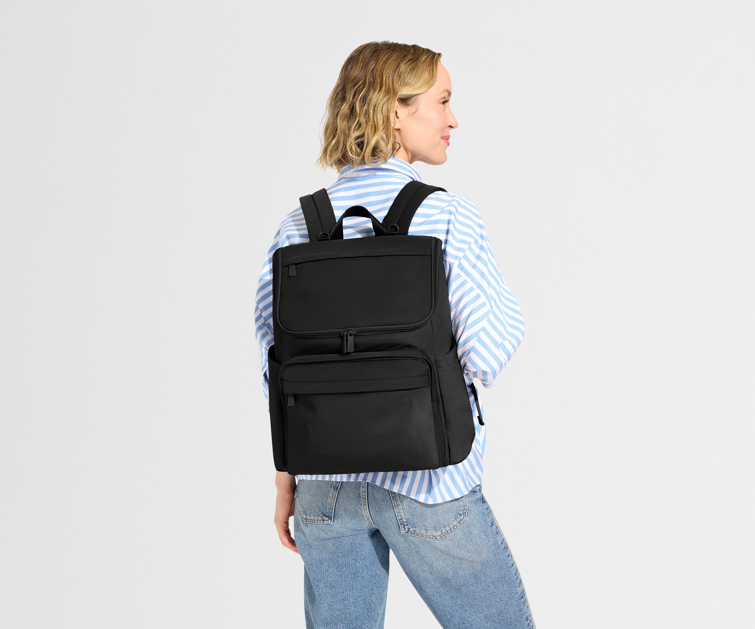 away-featherlight-diaper-backpack-in-jet-black-lightweight-functional-diaper-bag image 5