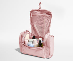 away-featherlight-hanging-travel-vanity-in-blush-pink image 6