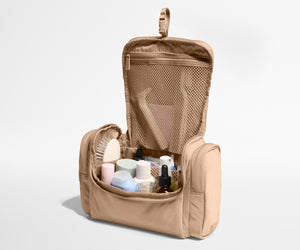 away-featherlight-hanging-travel-vanity-in-camel-brown image 5