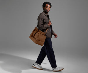 away-featherlight-weekender-in-amaro-brown image 3