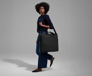 away-garment-bag-in-jet-black-travel-hang-bag-for-suits-dresses-wrinkle-resistan image 5