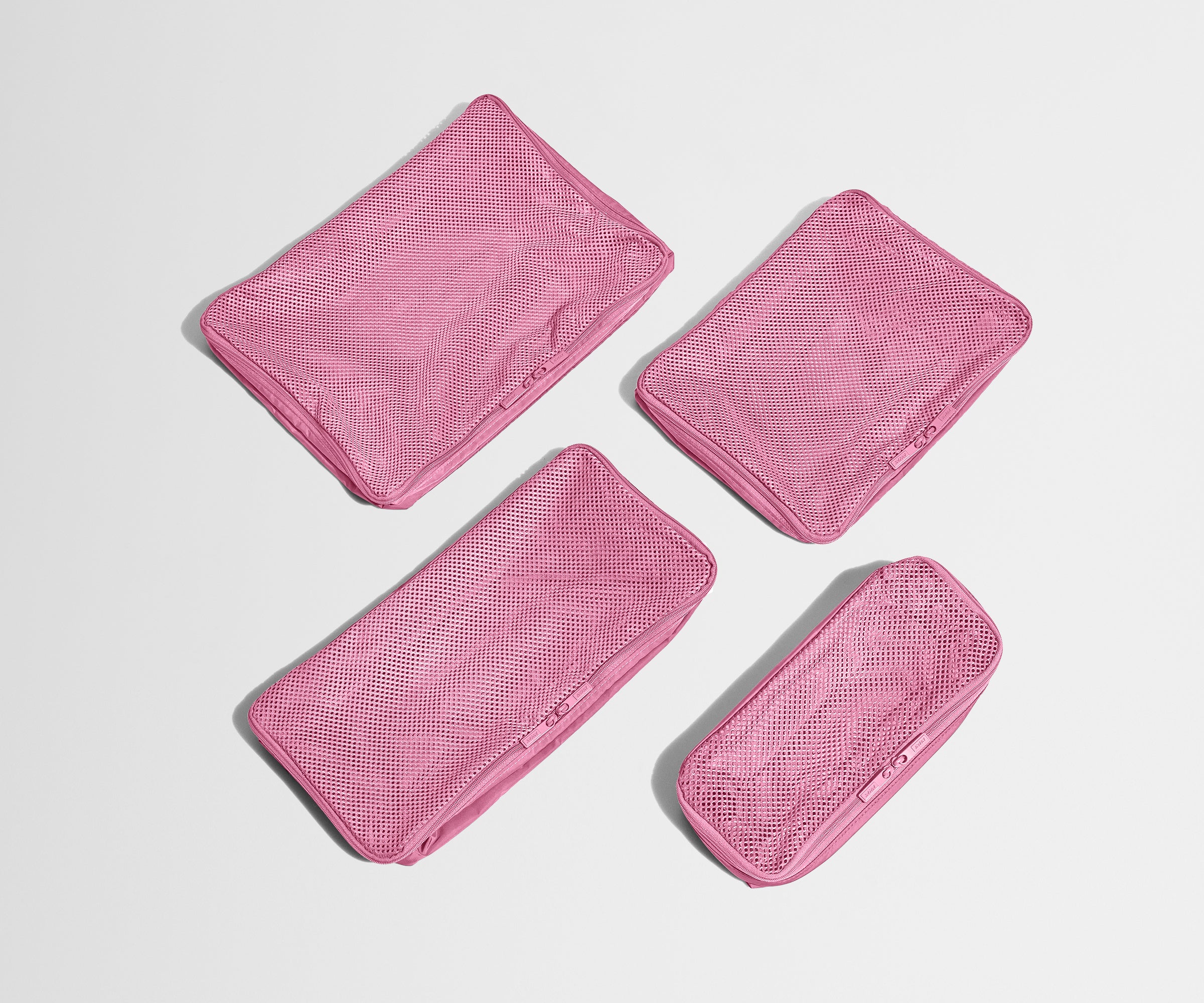 away-insider-packing-cubes-set-of-4-in-hot-pink image 3