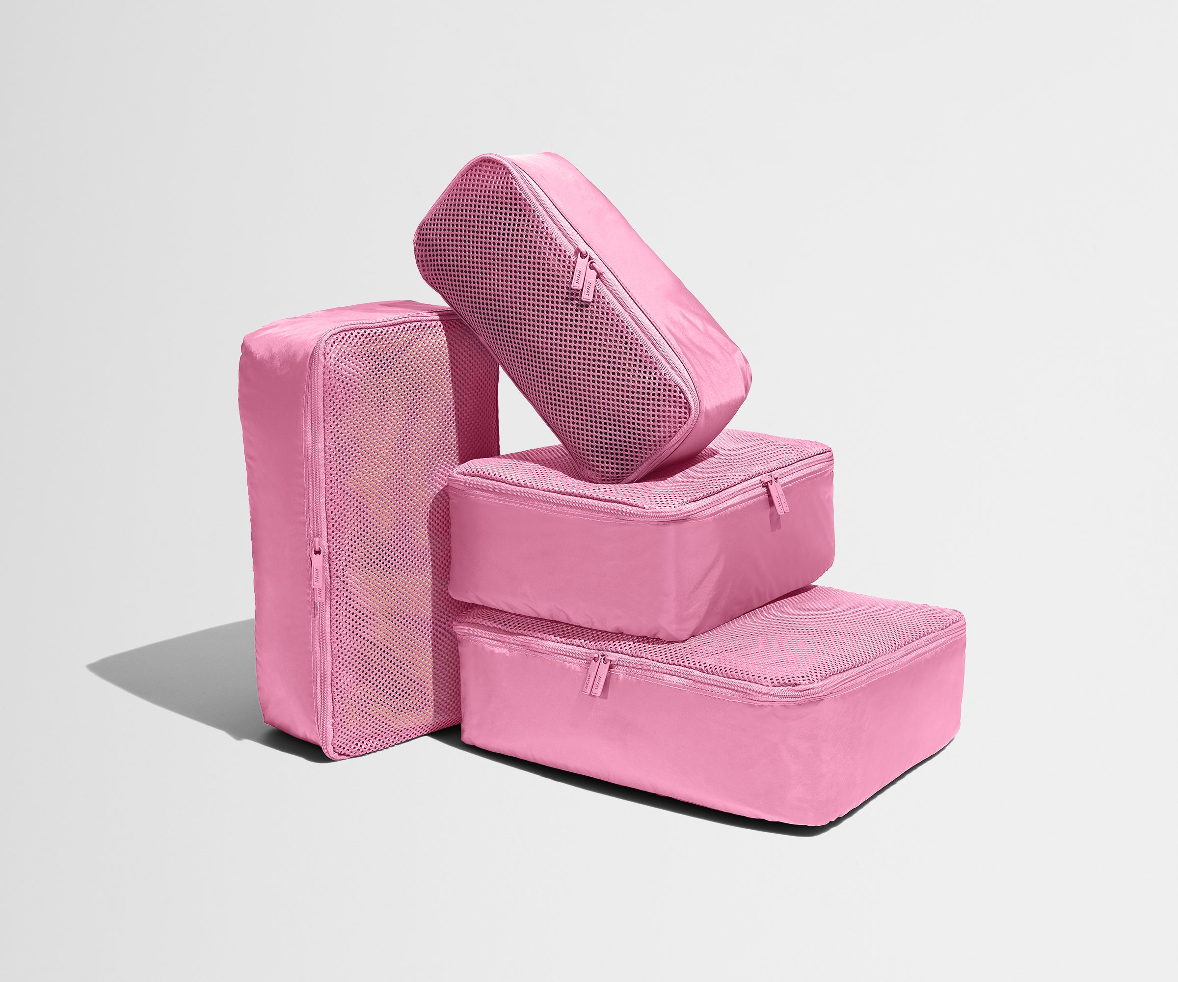 away-insider-packing-cubes-set-of-4-in-hot-pink image 2