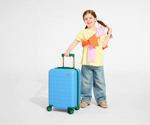 away-kids-carry-on-in-splash-blue image 3