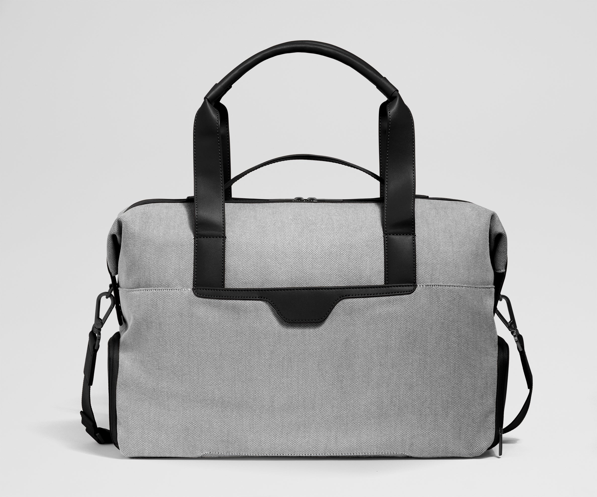 away-canvas-overnight-bag-in-jet-black image 6