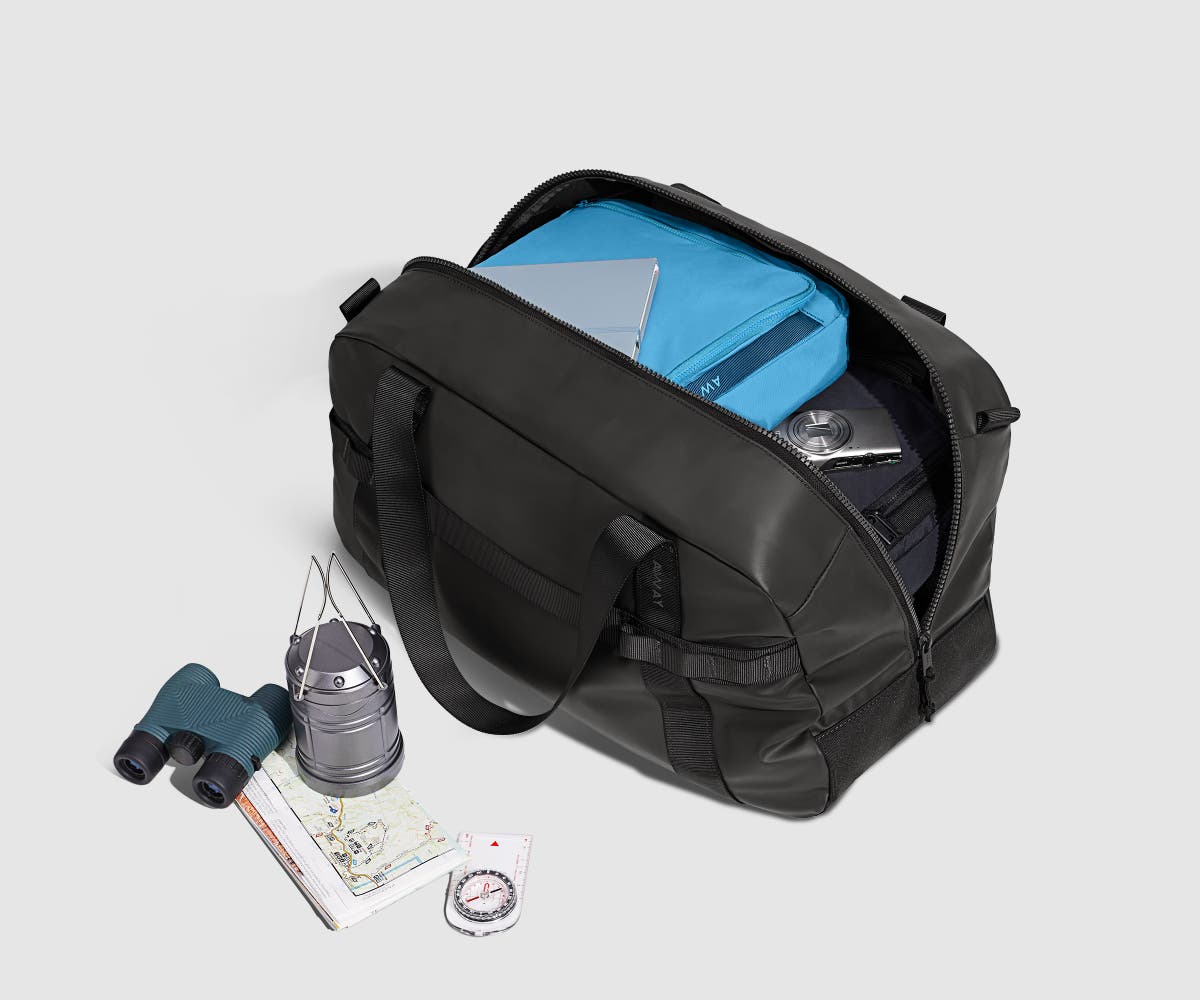 away-active-duffle-40l-in-jet-black-lightweight-travel-duffel-for-weekend-trips image 4