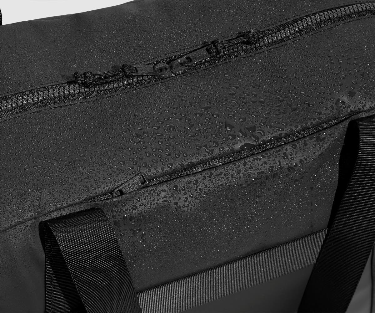 away-active-duffle-40l-in-jet-black-lightweight-travel-duffel-for-weekend-trips image 8
